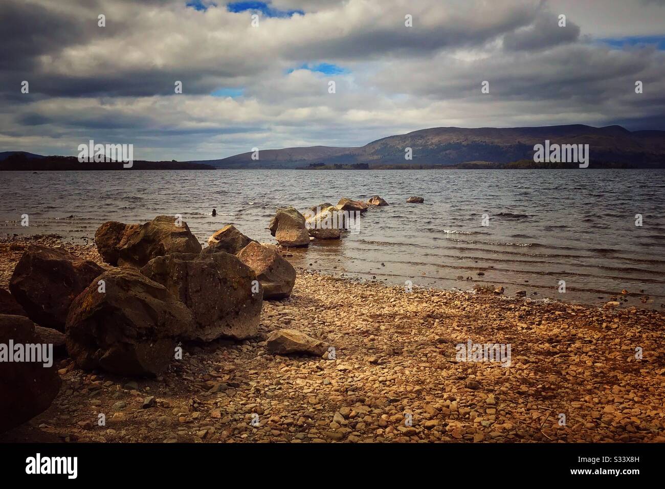 Loch Lomond, Scozia. - Immagine stock catturata con smartphone