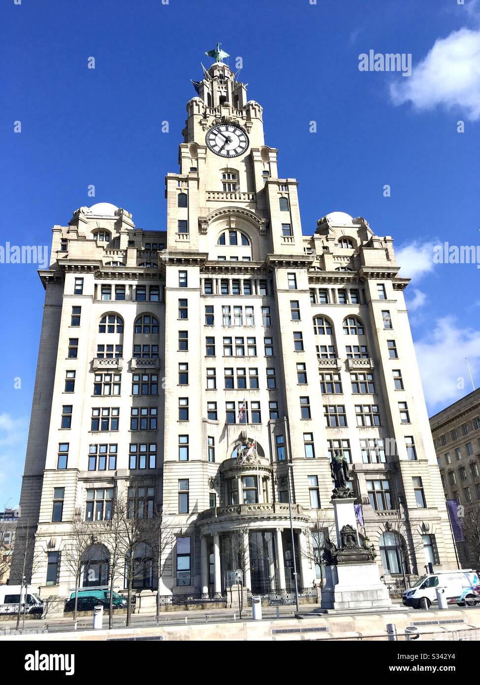 Pier Head Edificio Liverpool - Immagine stock catturata con smartphone