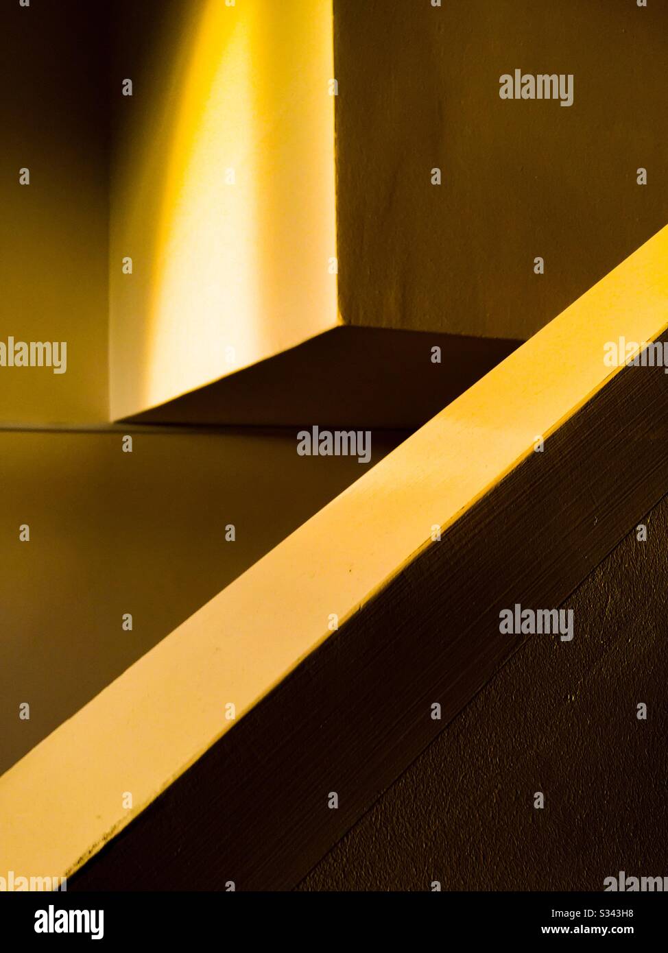 Angolo interno o angolo esterno? - Immagine stock catturata con smartphone