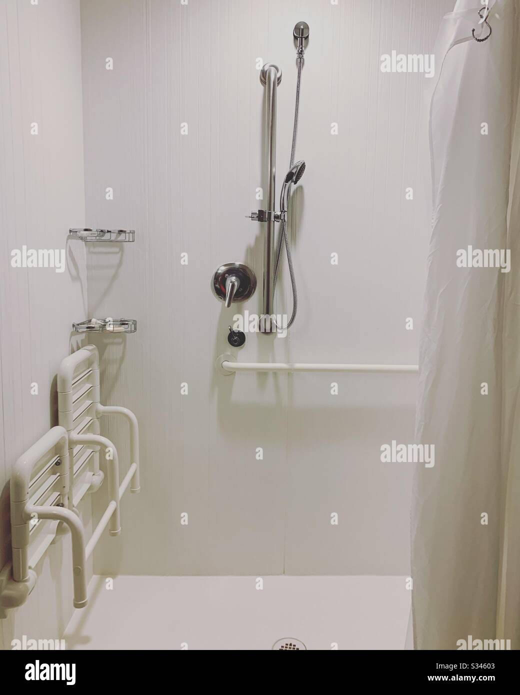 Doccia per disabili in un hotel degli Stati Uniti Foto Stock