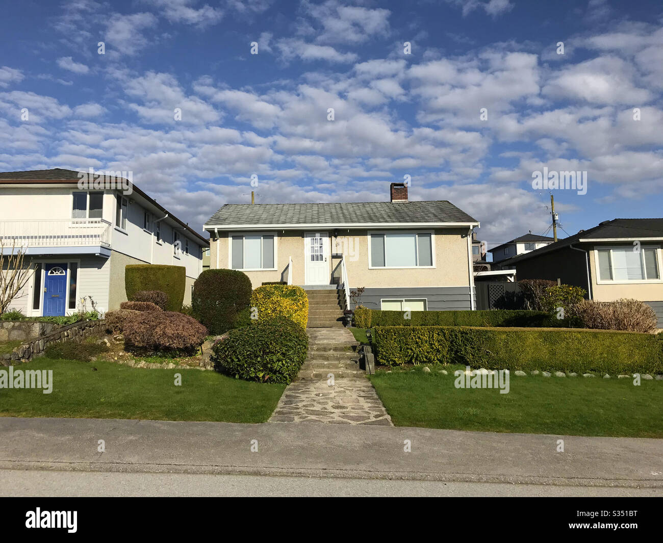 Bungalow casa indipendente nel Burnaby, BC, parte di Metro Vancouver. Singole case di famiglia nella Grande Vancouver. Foto Stock