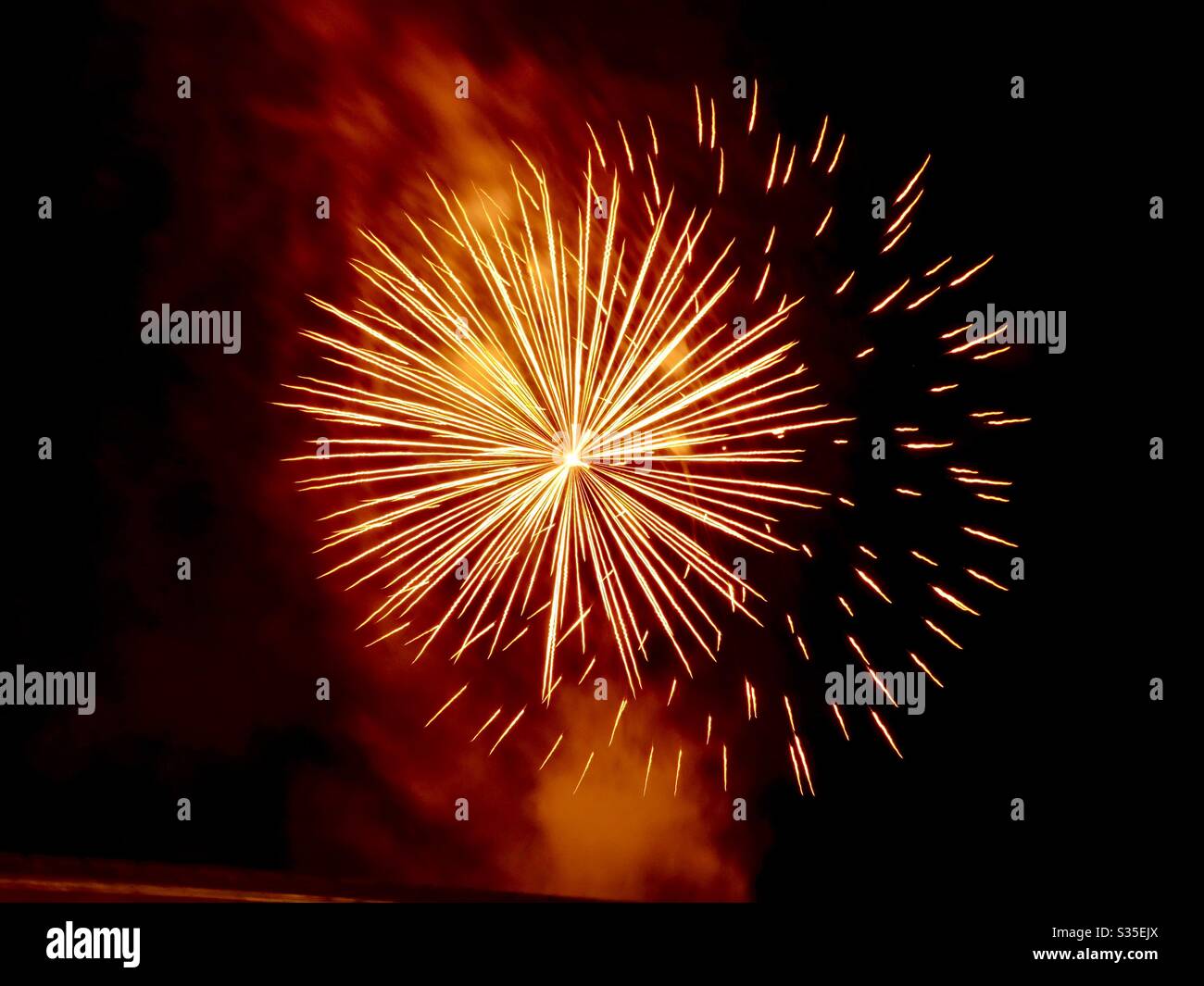 Fuochi d'artificio per celebrare il nuovo anno Foto Stock