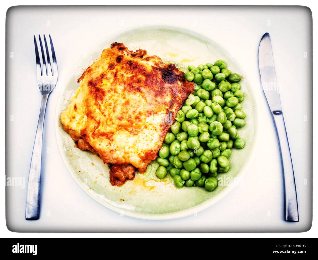 Lasagne fatte in casa con piselli Foto Stock