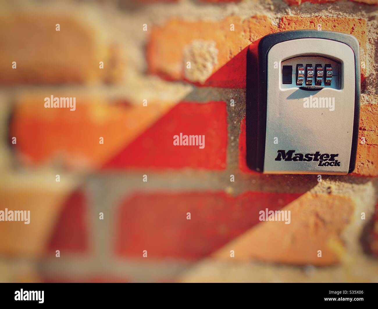 Cassaforte per chiave di bloccaggio principale - Immagine stock catturata con smartphone