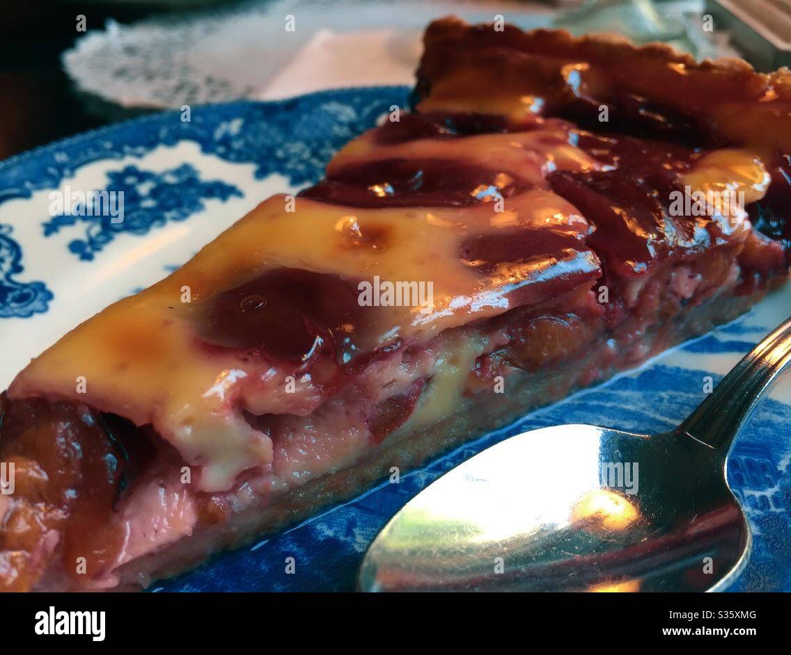 Clafoutis di ciliegio - Immagine stock catturata con smartphone