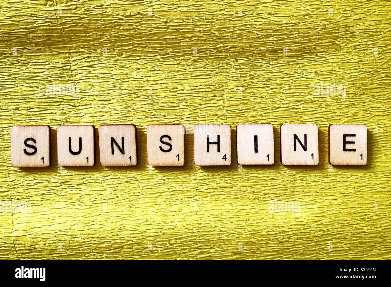 Le piastrelle di legno incantano fuori il sole. Foto Stock