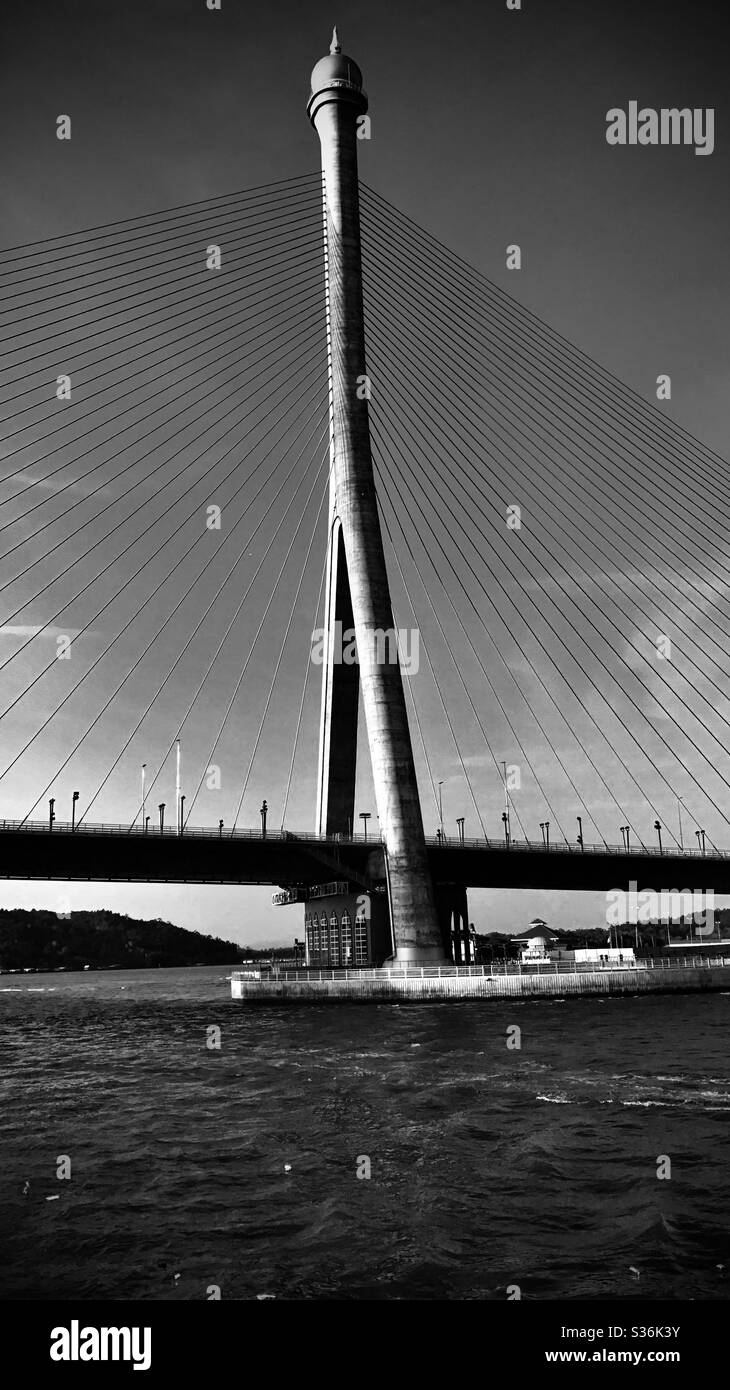 Ponte di Sungai Kebun, fiume Brunei Foto Stock