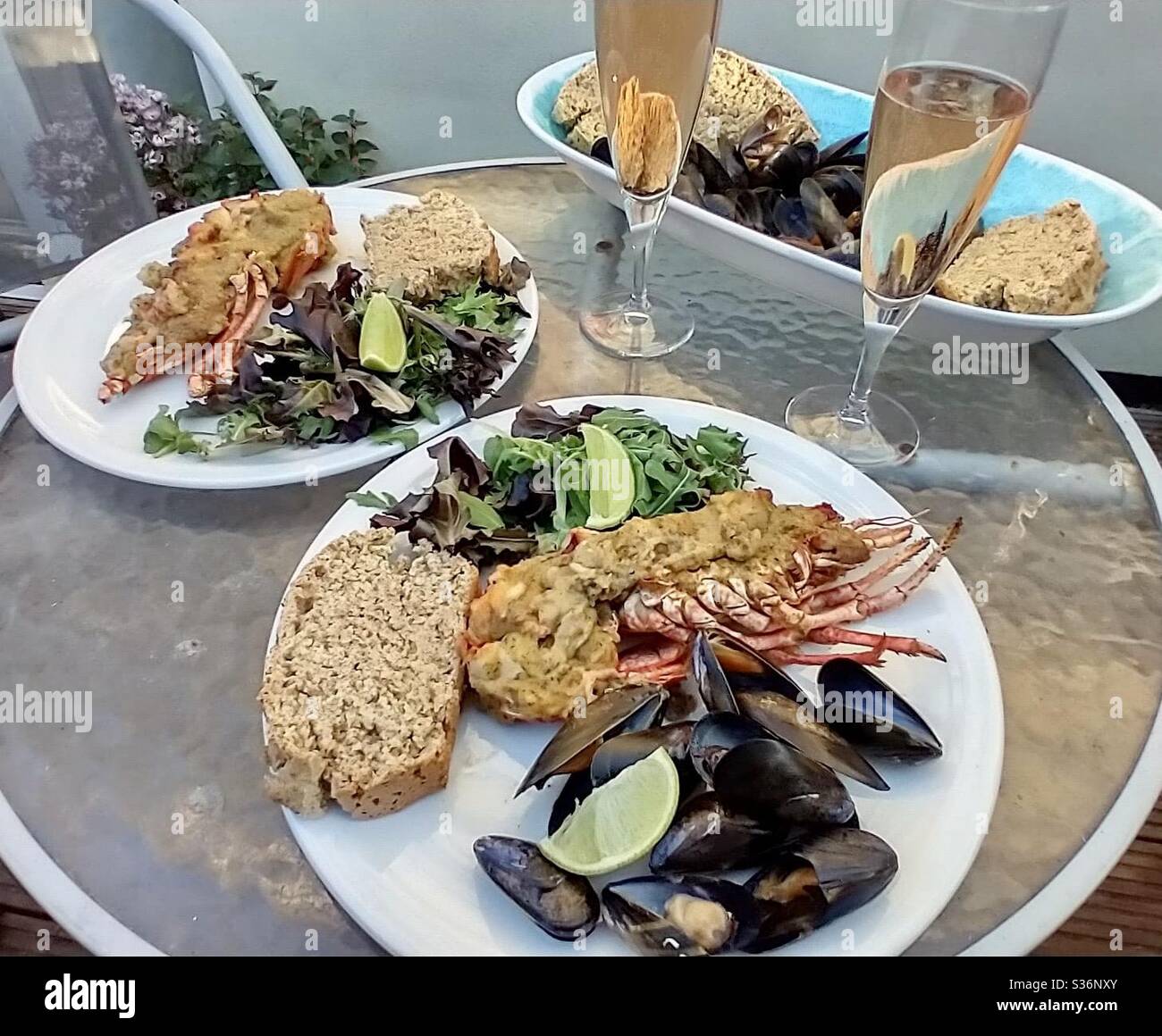 Thémidor di aragosta e cozze Foto Stock