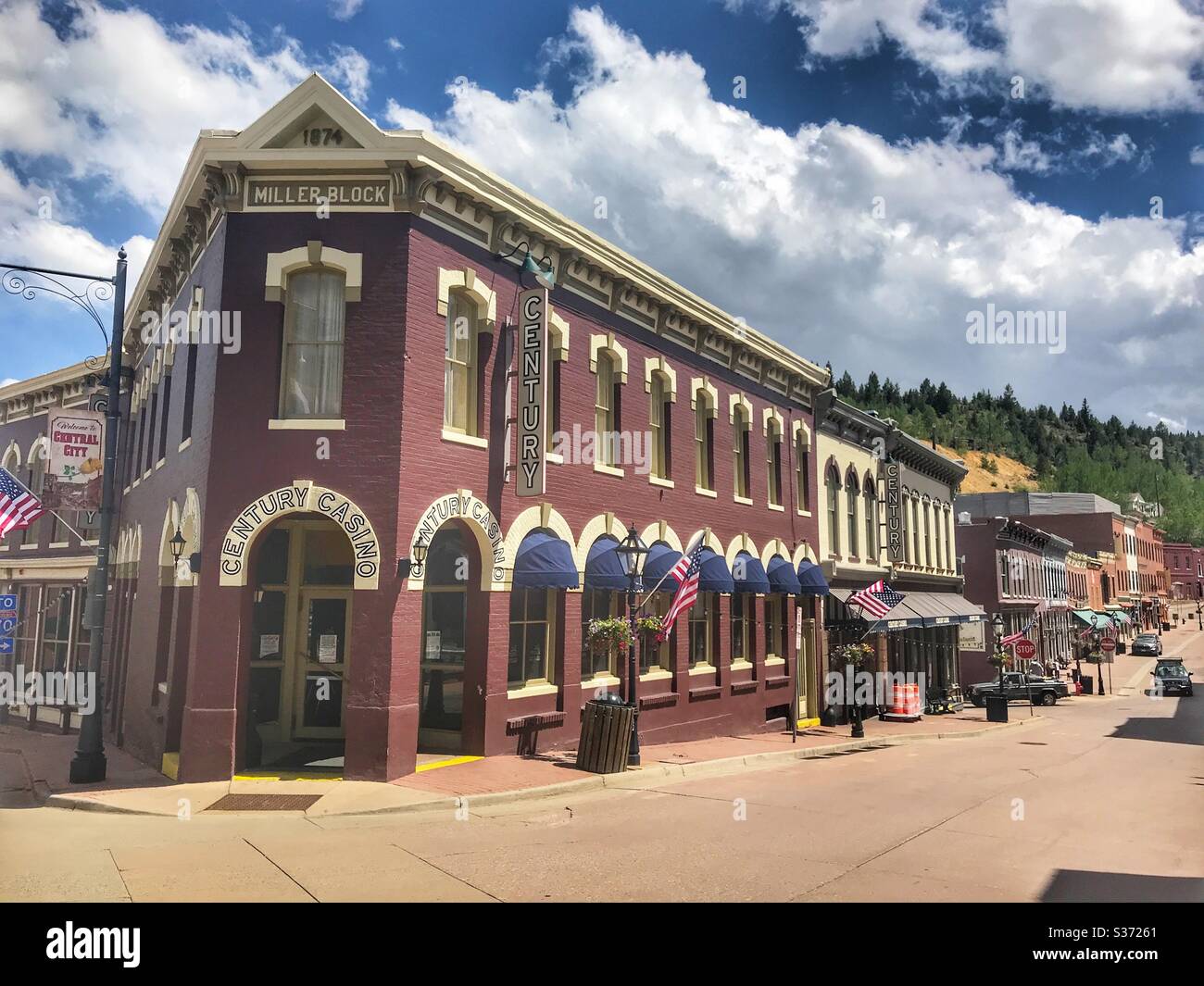 Edificio ad angolo nella vecchia città fantasma di estrazione dell'oro di Central City Colorado Foto Stock