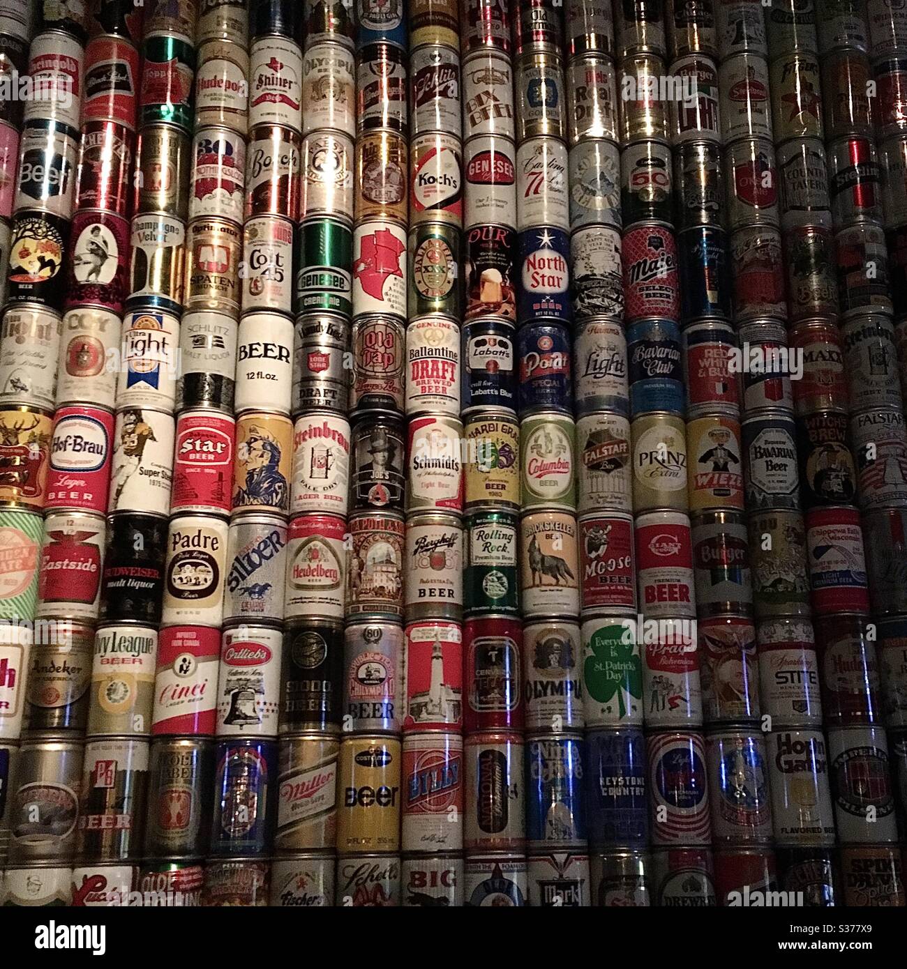 Muro di birre in un bar a Los Angeles CA 2016 Foto Stock