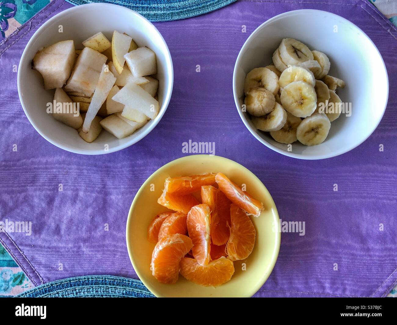 Frutta sana in ciotole. Foto Stock