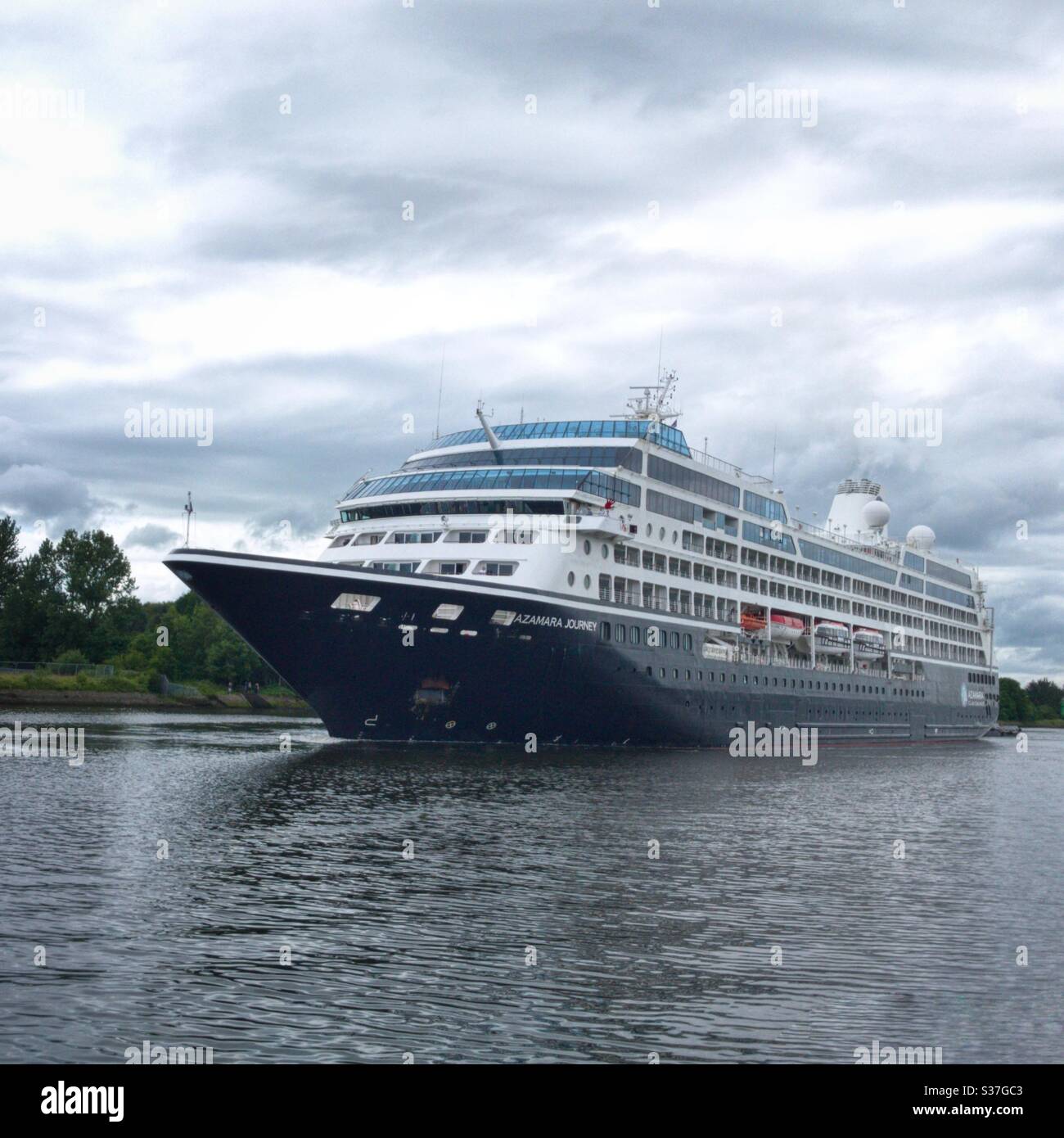 Viaggio ad Azamara navigando lungo il fiume Clyde. Foto Stock