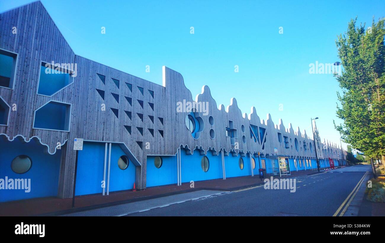 Una fotografia della facciata esterna degli studi cinematografici della BBC nella baia di Cardiff. Tiger Bay, Cardiff. Foto Stock