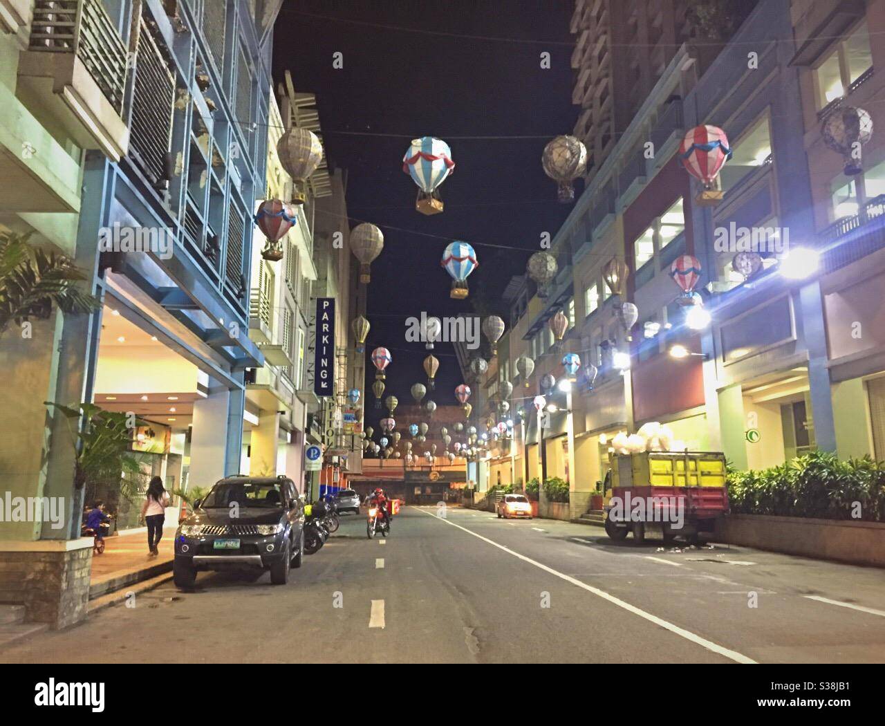 Paesaggio serale nella città di Quezon Foto Stock