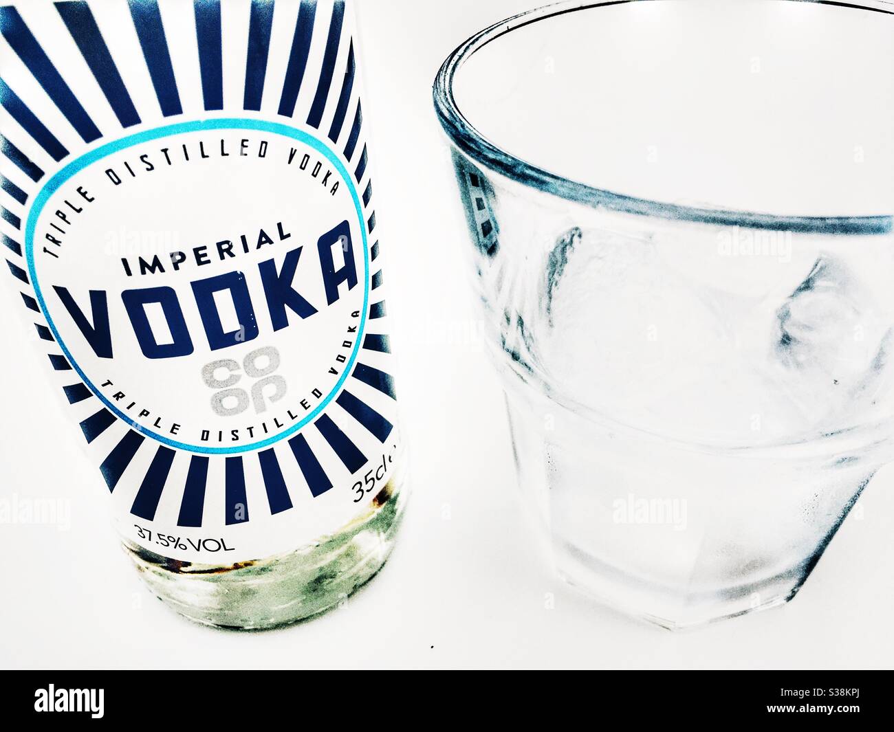 VODKA imperiale a tre distillati COOP Foto Stock