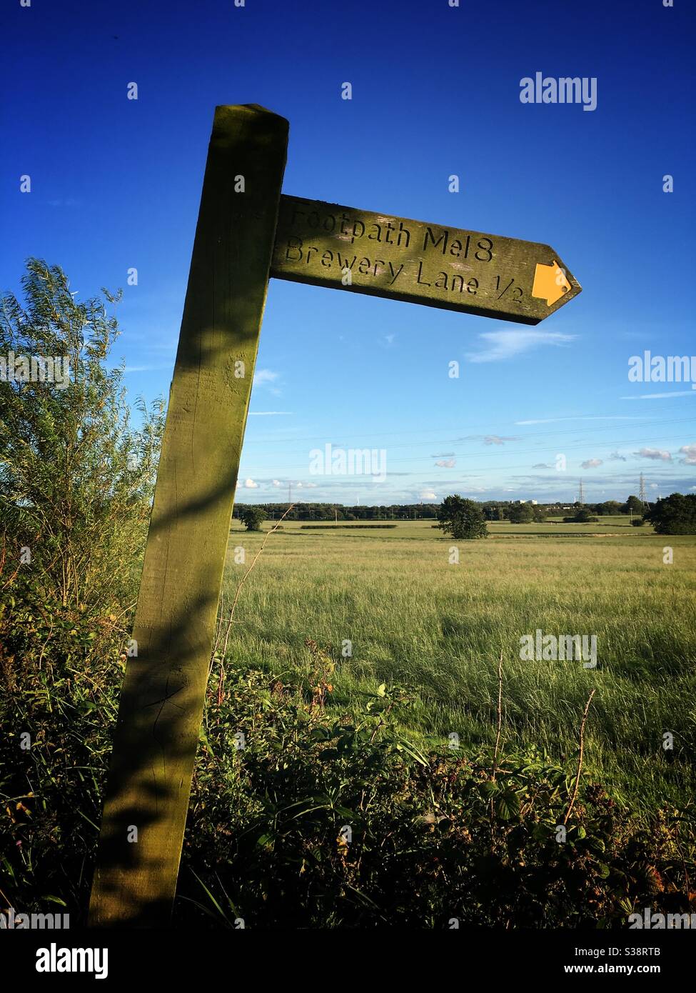 Direzione a piedi Post - Immagine stock catturata con smartphone
