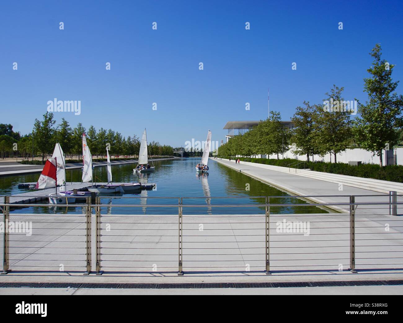 Centro culturale e parco della Fondazione Stavros Niarchos a Faliro, Atene, Grecia. Progettato da Renzo piano, questo comprende l'Opera Nazionale greca, la Biblioteca Nazionale greca e altre strutture. Foto Stock