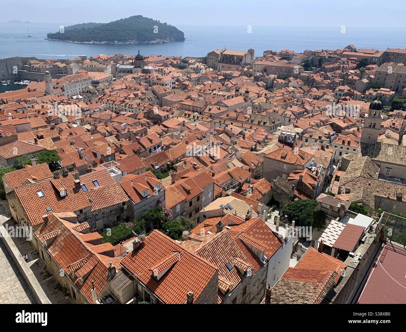 Tetti sulla città vecchia di Dubrovnik - Immagine stock catturata con smartphone
