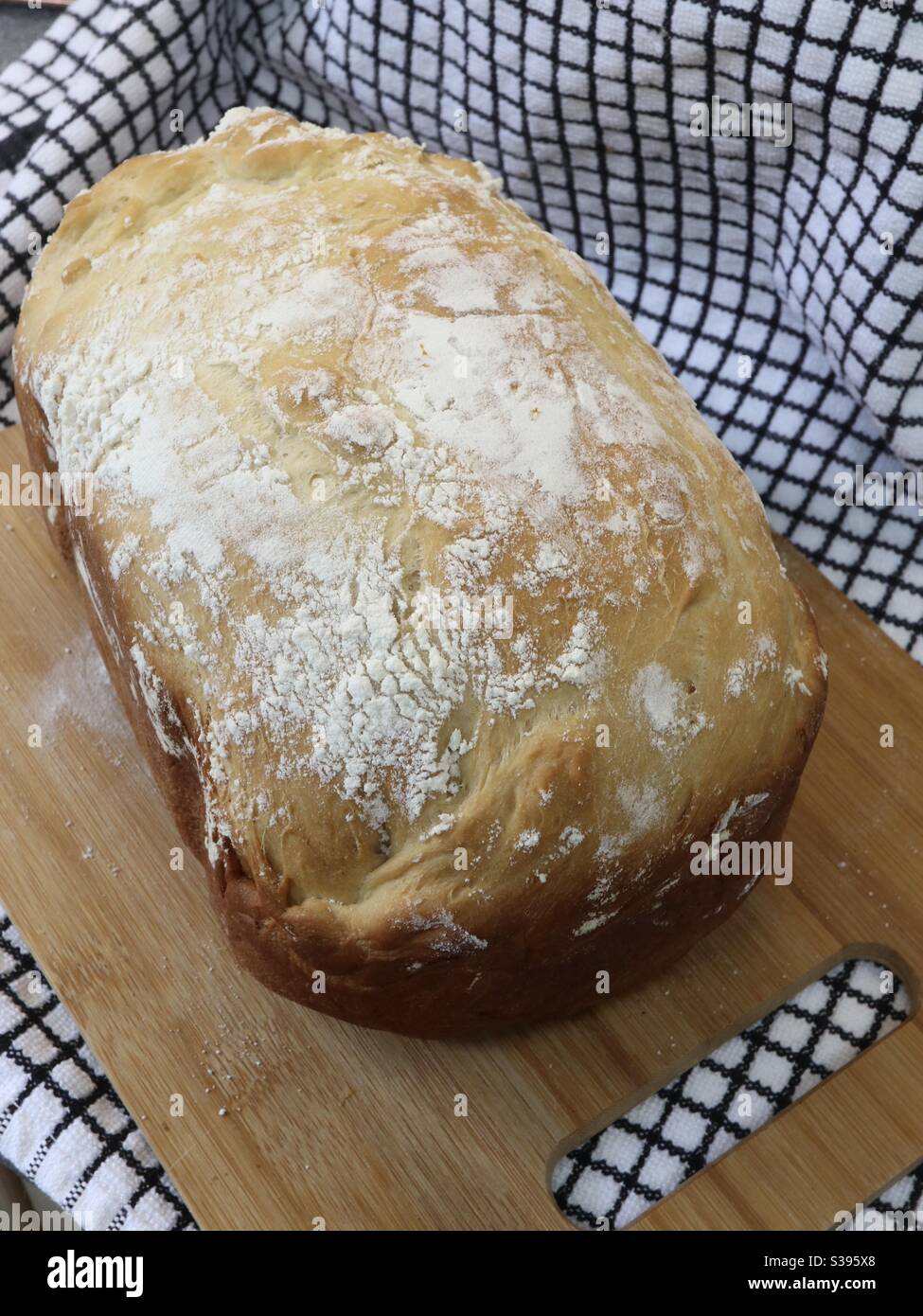 Pane bianco fatto in casa - Immagine stock catturata con smartphone