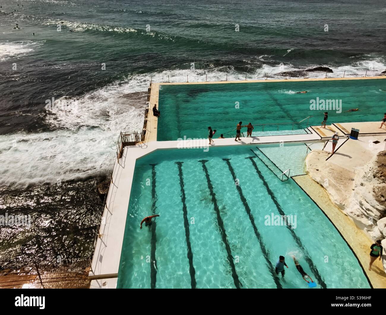 Bondi spiaggia bagni di mare Foto Stock