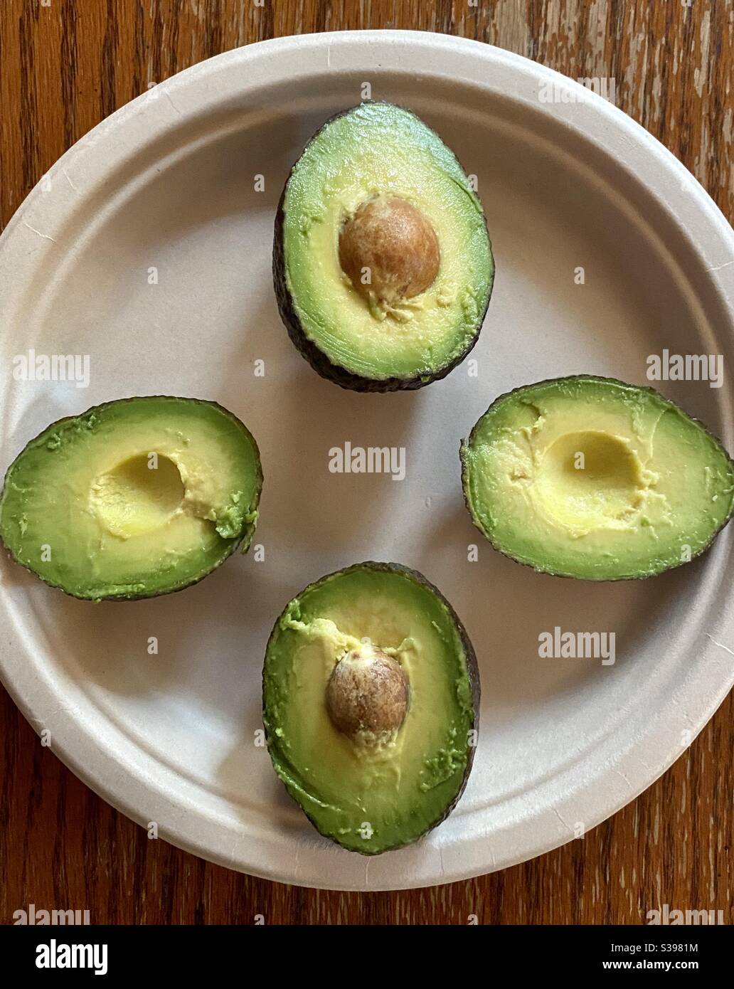 Avocado piatto posato - Immagine stock catturata con smartphone