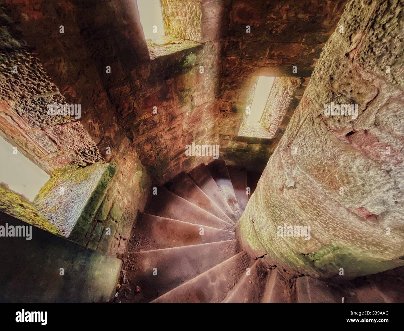 Scala a chiocciola nella Torre del Giubileo follia su Darwen Moor sopra Blackburn nel Lancashire Foto Stock