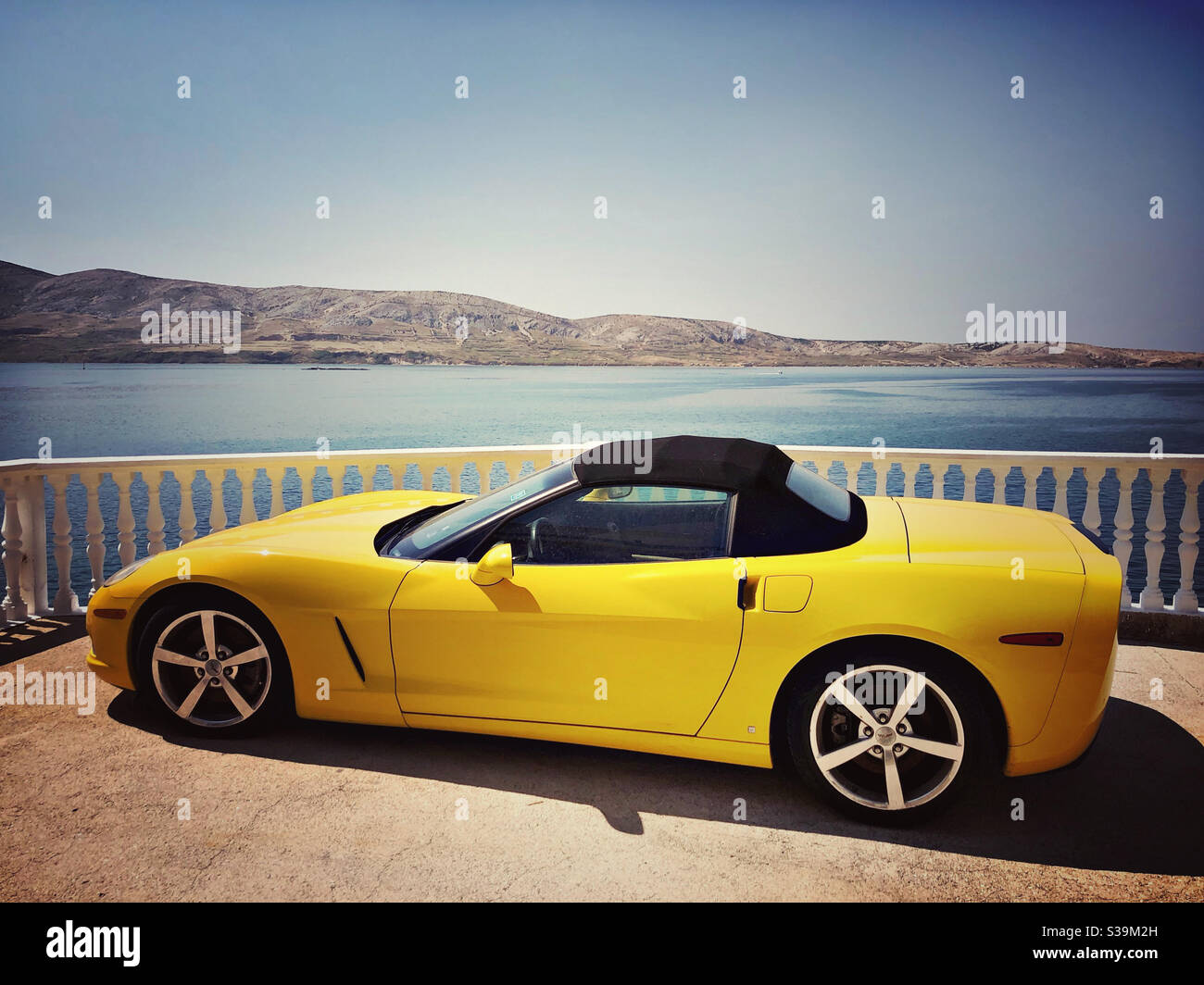 Chevrolet Corvette auto - Immagine stock catturata con smartphone