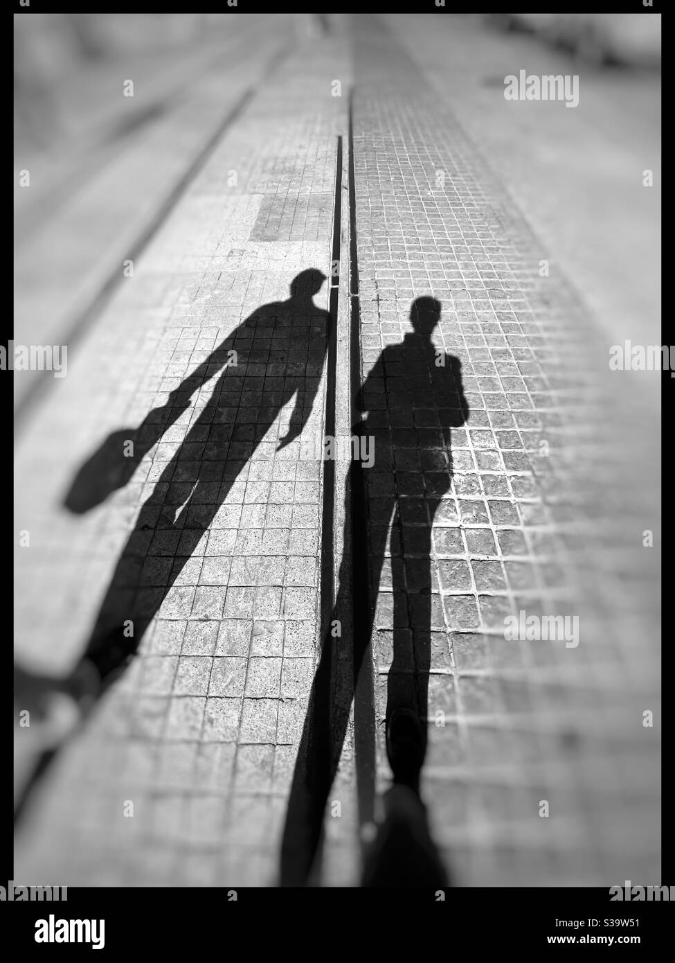 Ombra figure. - Immagine stock catturata con smartphone