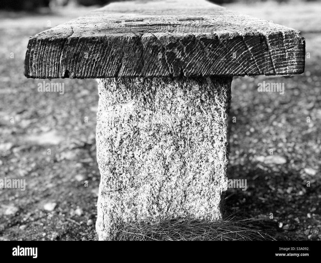 lungo la panca Foto Stock