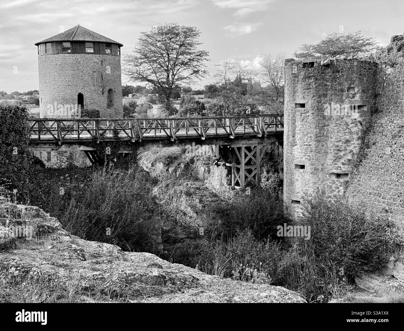 Antiche rovine Chateau Parthenay Francia Foto Stock