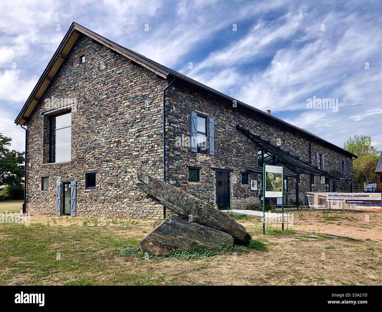 Il centro espositivo Espace Monet Rollinat a Fresselines, Creuse, Francia, che celebra l'arte dell'impressionista Claude Monet. Foto Stock