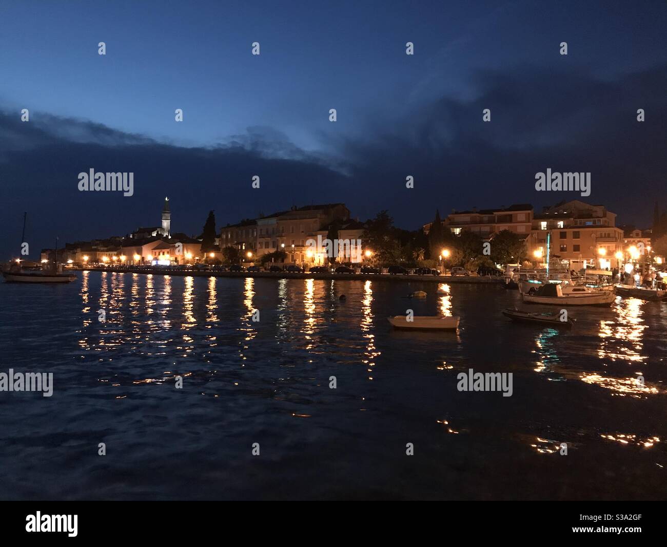 Rovigno di notte, Croazia Foto Stock