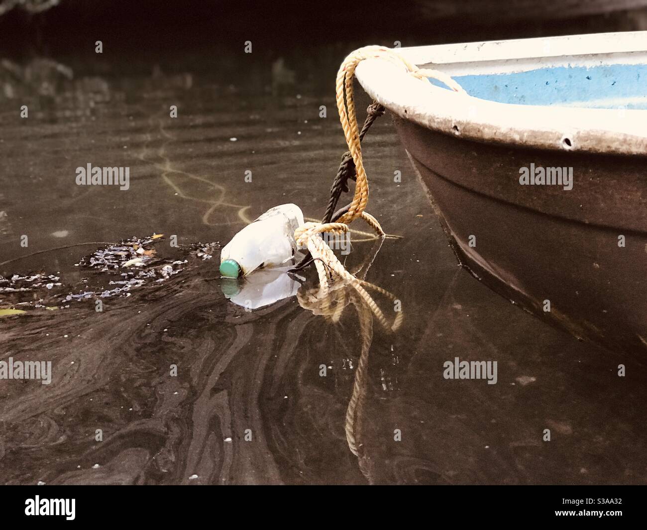 Inquinamento plastico in pill Creek , Cornovaglia Foto Stock