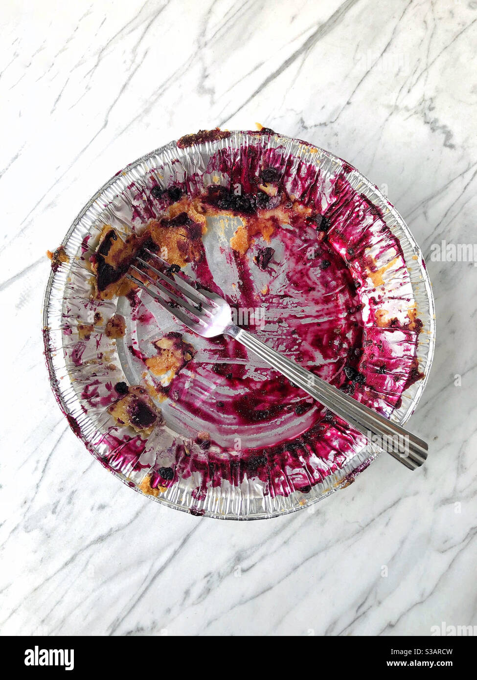 Resti di deliziosa torta di mirtillo fatta in casa, senza glutine Foto Stock