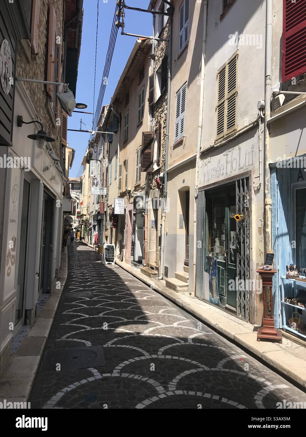 L'affascinante città vecchia di Antibes, Francia - Immagine stock catturata con smartphone
