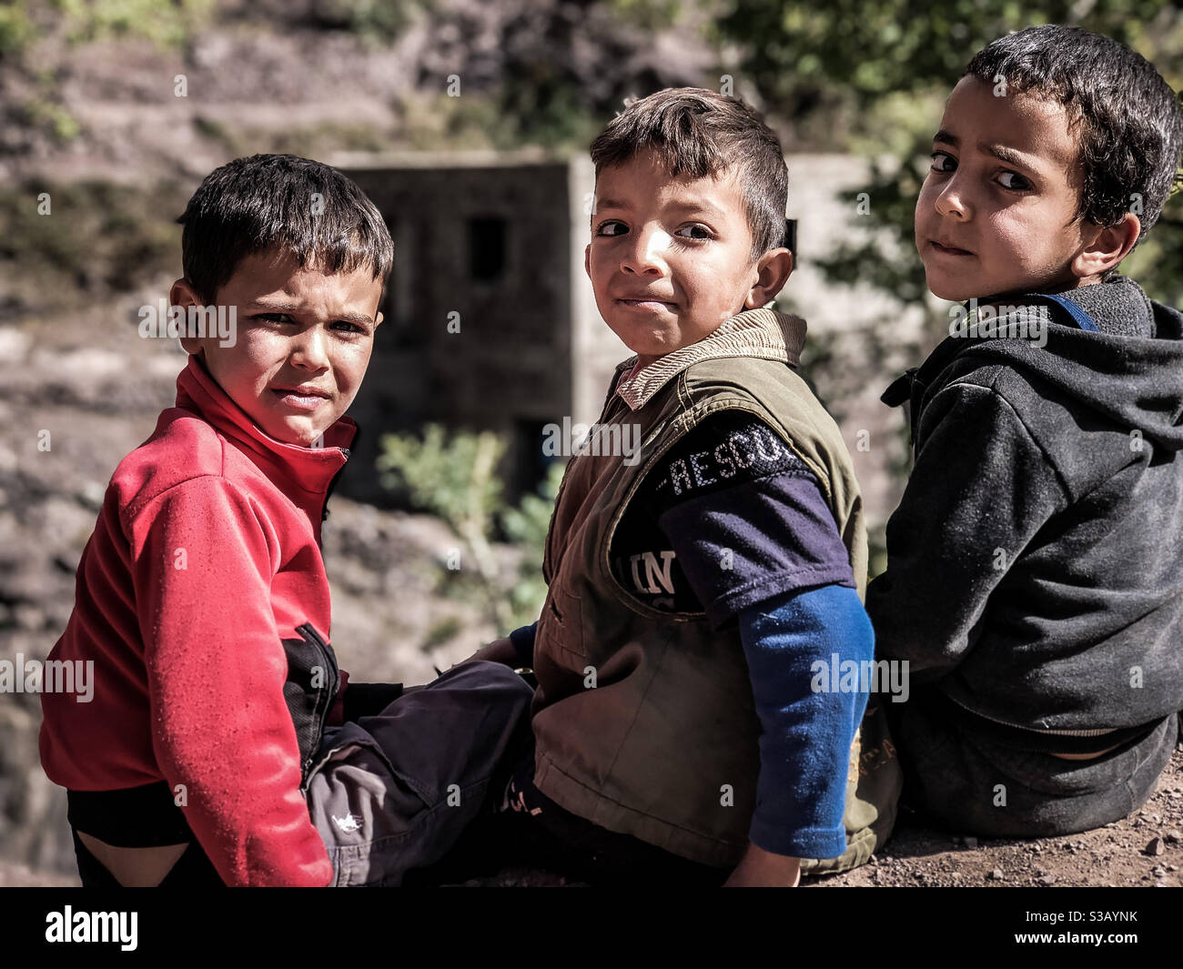 3 Amazigh Boys dall'alto Atlante Montagne ❤️😄 Foto Stock