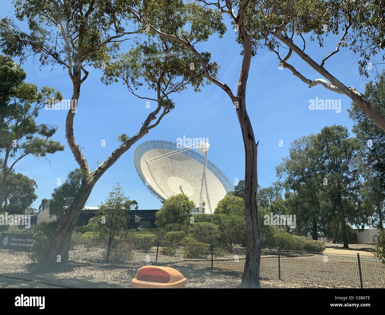 CSIRO radio satellite, Telescopio Road, Parkes NSW Foto Stock
