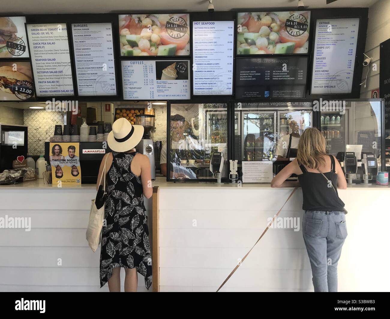 Fondo del porto pesce e patatine, Balmoral Beach, Mosman, Sydney, NSW, Australia - Immagine stock catturata con smartphone