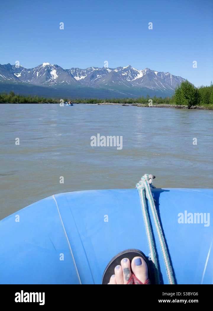 Rafting sul fiume Dezadeash, territorio di Yukon, Canada - Immagine stock catturata con smartphone