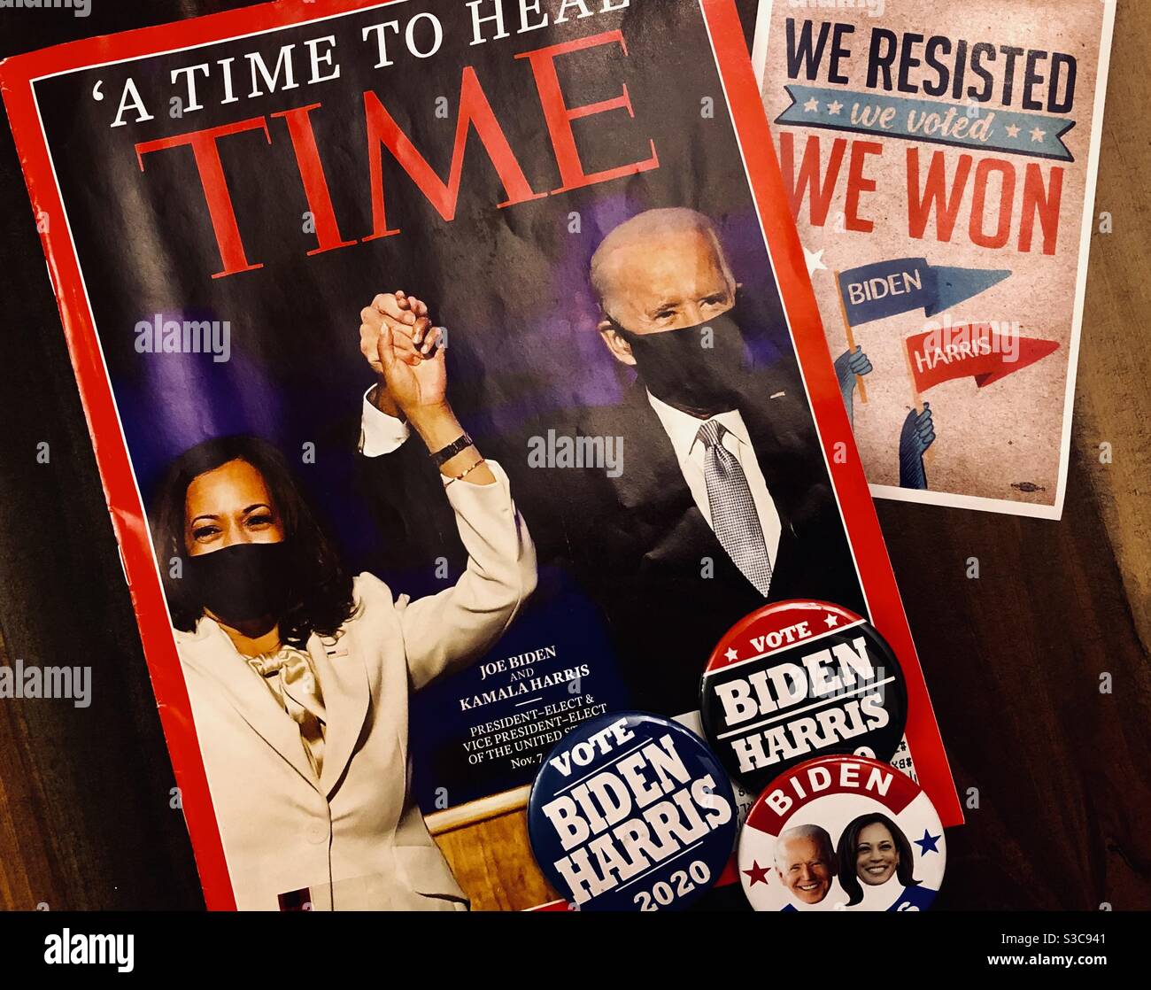 Copertina della rivista TIME, 23 novembre 2020 con Joe Biden e Kamala Harris "a Time to Heal". Foto Stock