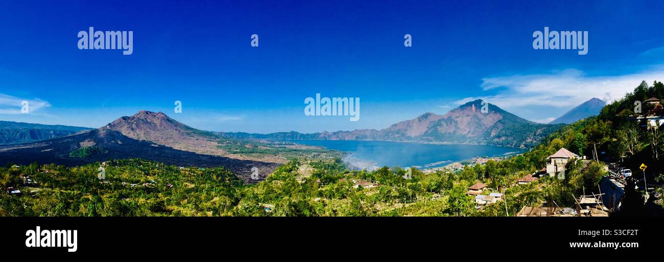 Monte Batur vulcano e Monte Agung panoramica a Bali Indonesia Foto Stock