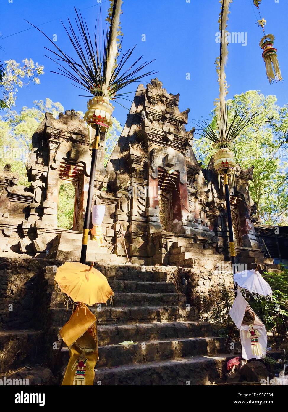 Tempio ai piedi del Monte Batur, Bali Indonesia - Immagine stock catturata con smartphone