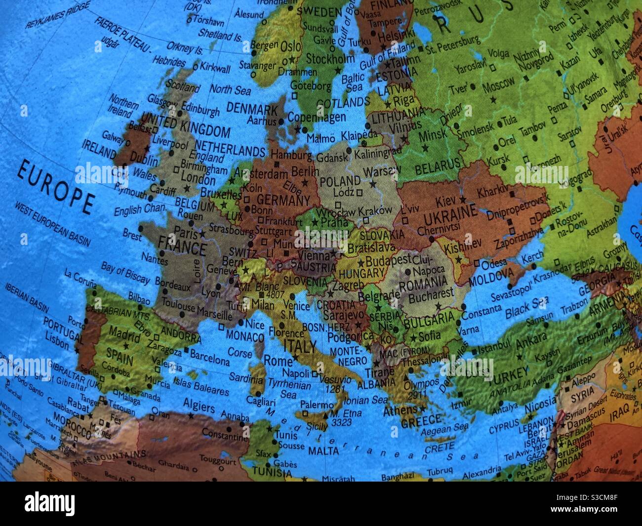Mappa dell'Europa su un globo - Immagine stock catturata con smartphone
