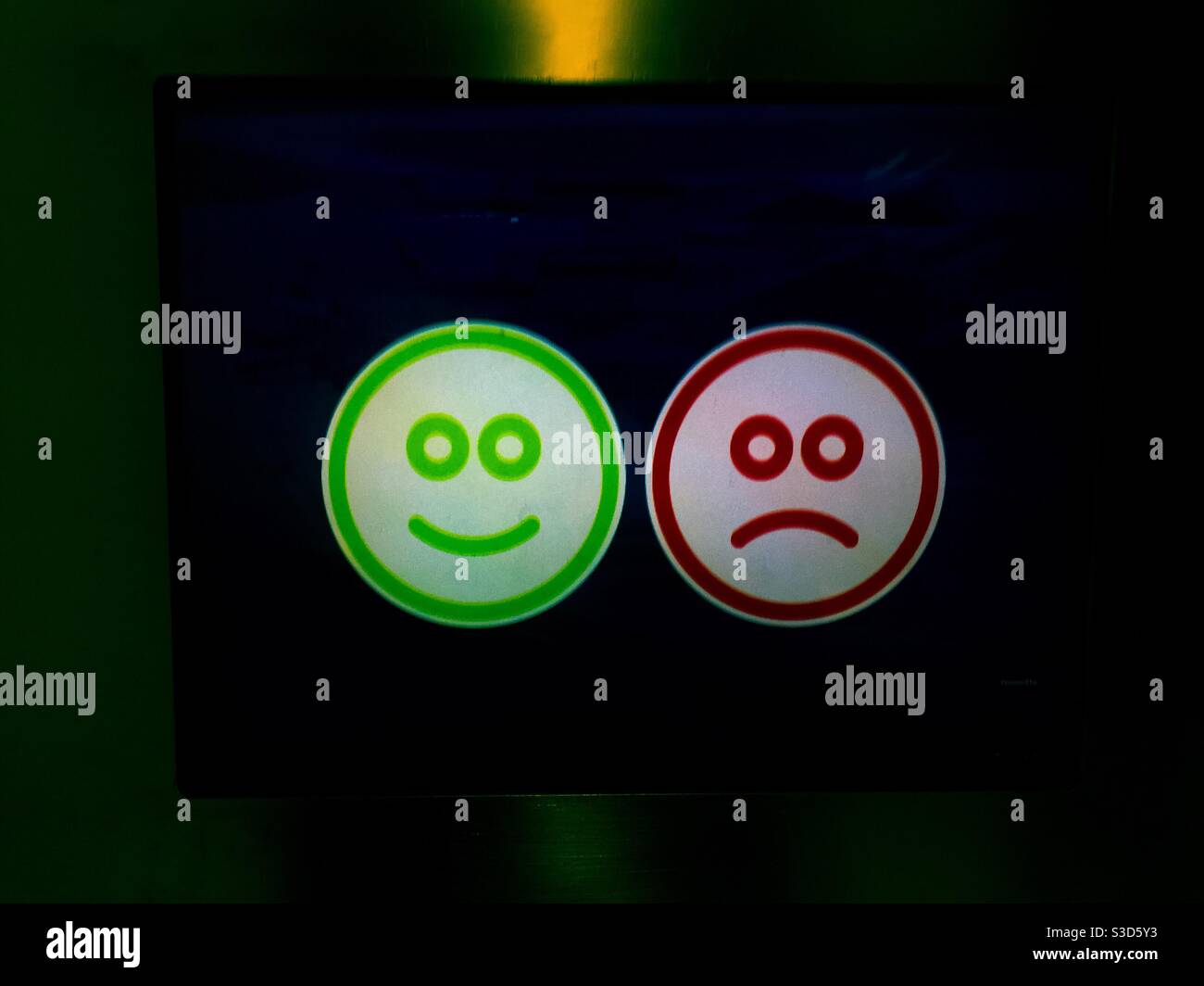 Due facce - Immagine stock catturata con smartphone