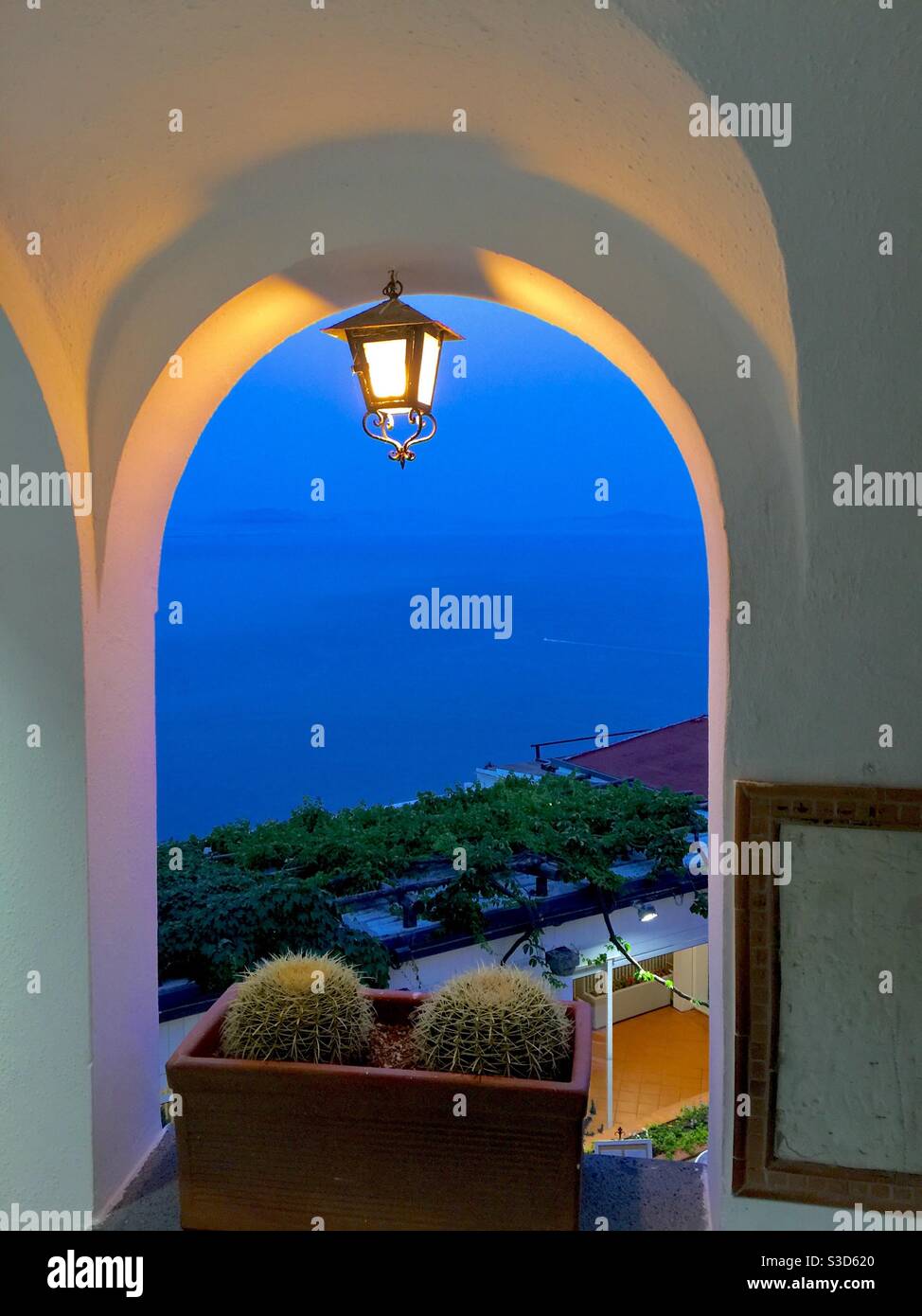 Ravello, un iconico arco moderno, la Costiera Amalfitana, Italia Foto Stock