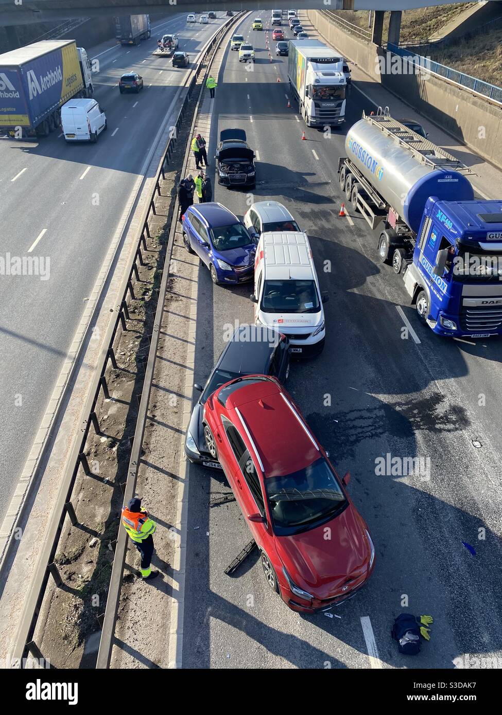 Incidente stradale allo svincolo 17 dell'autostrada m62. Prestwich, Manchester. Foto Stock
