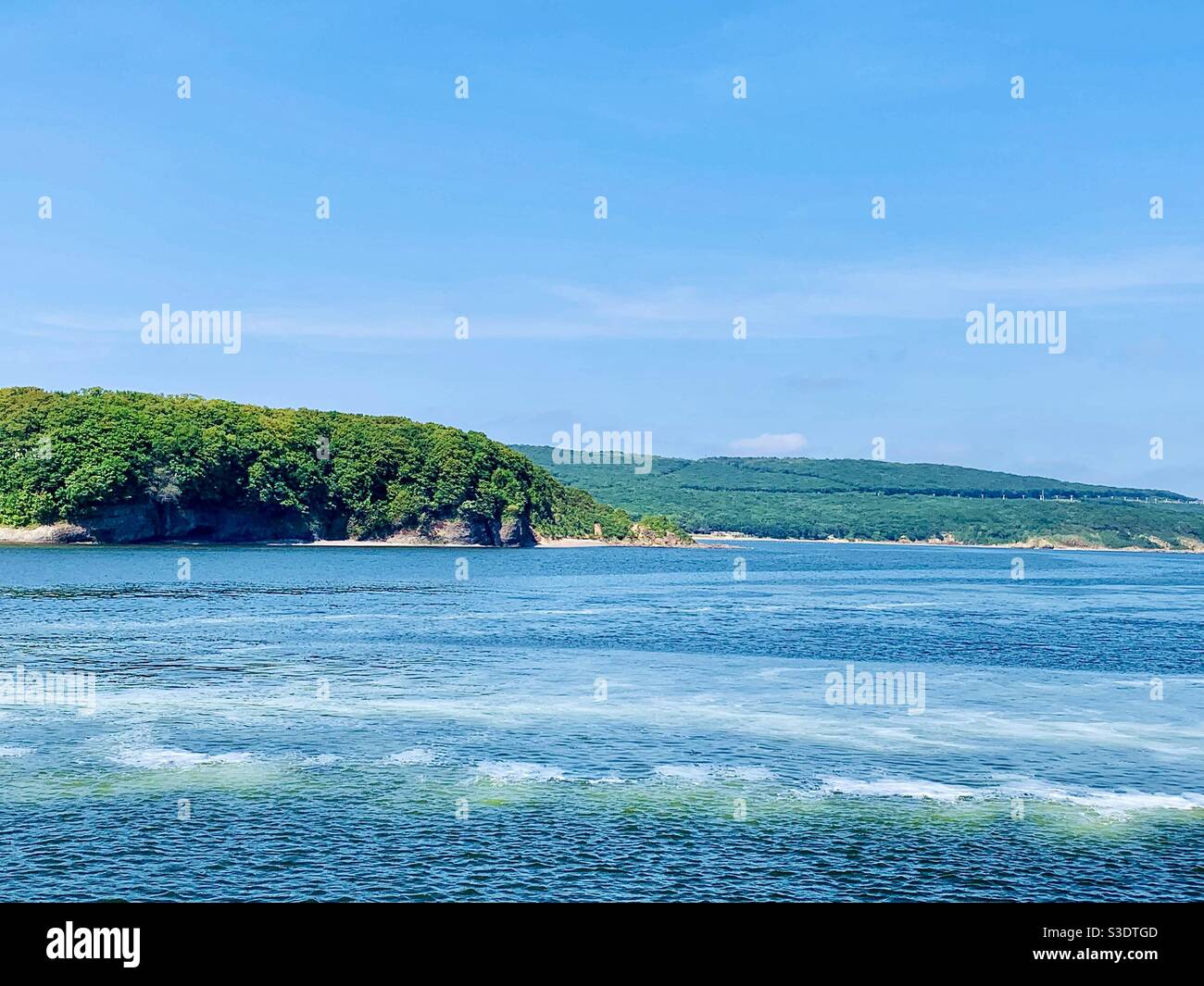 Una vista della Baia del Corno d'Oro a Vladivostok, Russia Foto Stock