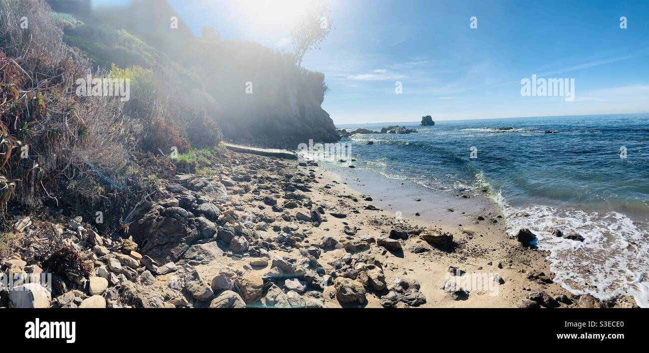 Scogliera sull'oceano della California Foto Stock