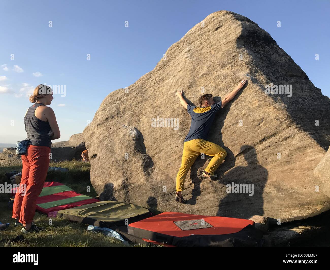 Bouldering - Peak District Foto Stock