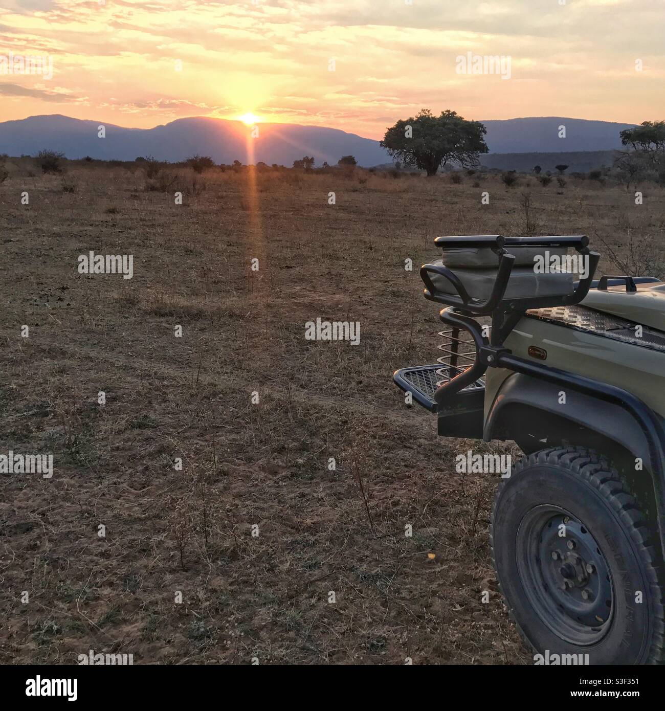 Tramonto su un safari all'Entabeni Safari Conservancy In Sud Africa Foto Stock